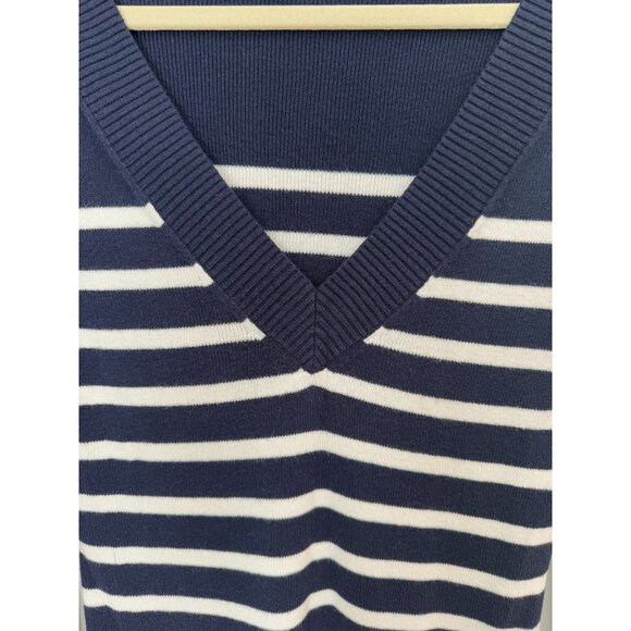 Express V Neck Women's Long Sleeve Sweater, size medium - Picture 8 of 11